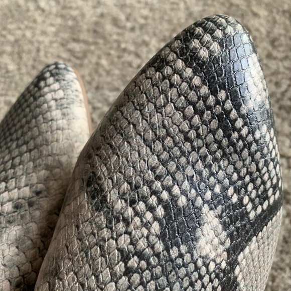 NWT universal thread pointed flats - Picture 6 of 9